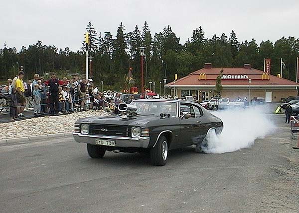 Blown cars seems to smoke all the time....JPG (62484 bytes)