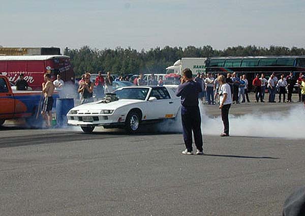 Danne i burnouten vf ok.JPG (43245 bytes)