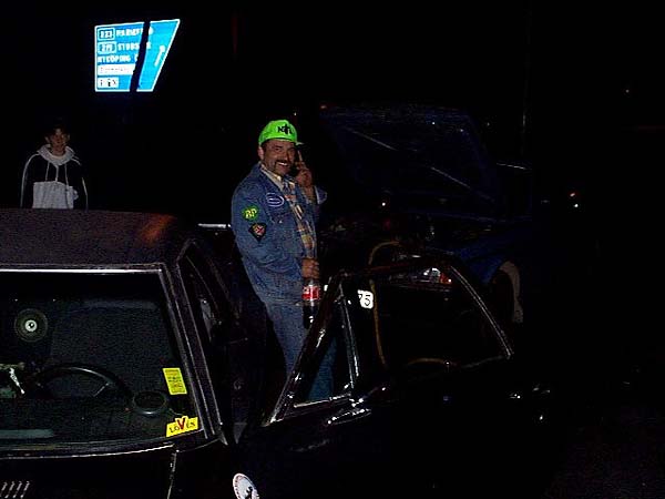 Av flinet att d�mma har han v�l just torkat av en FORD...JPG (30959 bytes)